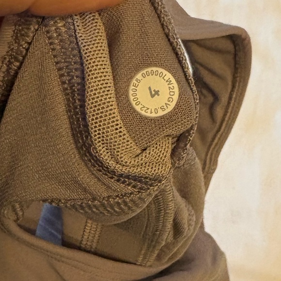 lululemon sports bra - Picture 3 of 3